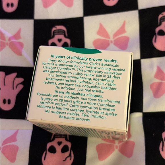 Clark’s Botanicals Deep Moisture Mask Redness Rescue & Daily Plumping Cream - Picture 4 of 8